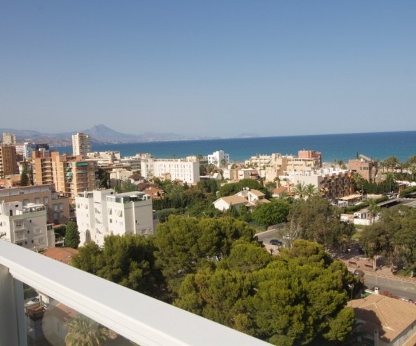 EXQUISITE PENTHOUSE WITH SEA VIEWS